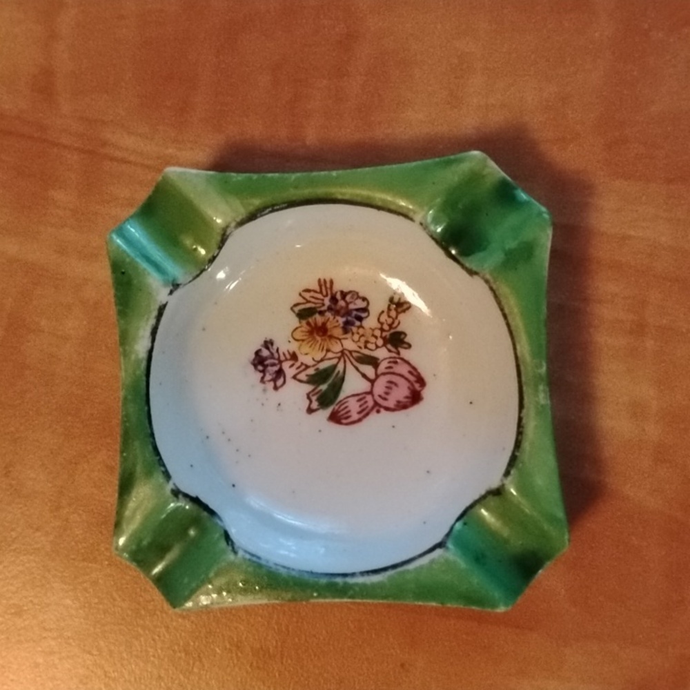 Vintage hand painted mini ash tray